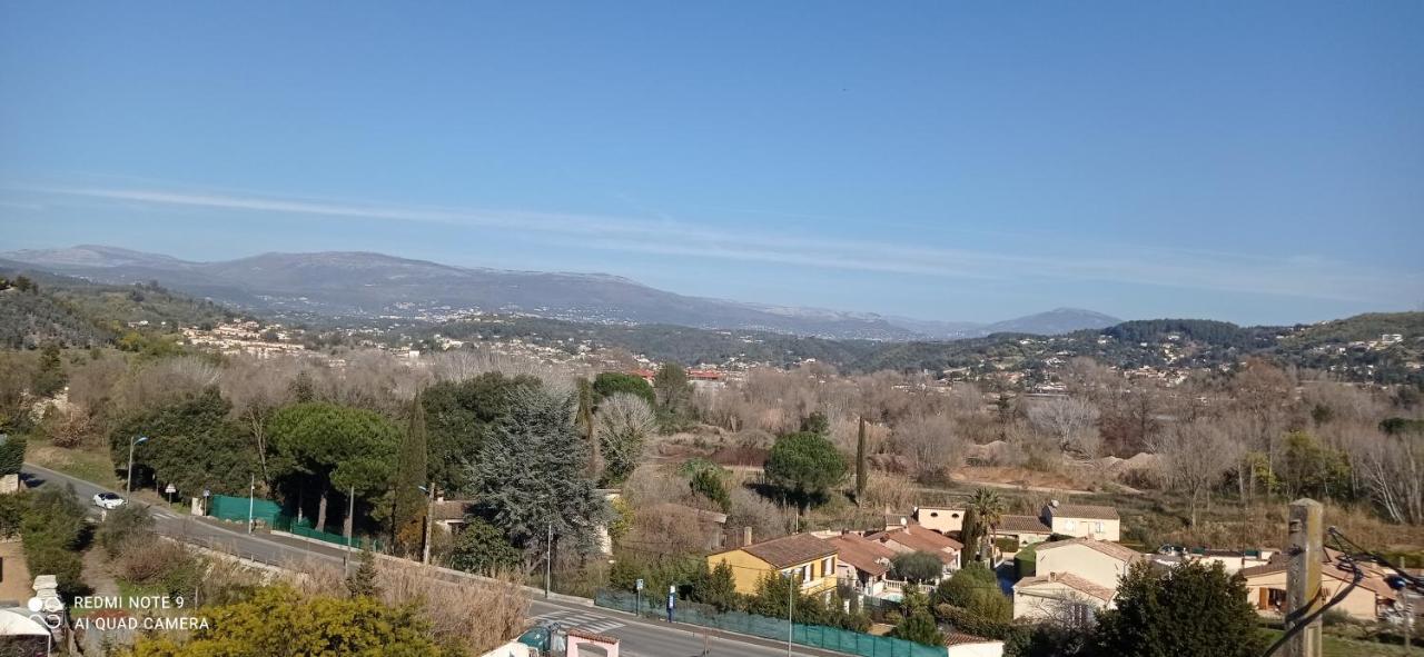Indépendant Dans Màs Provençal