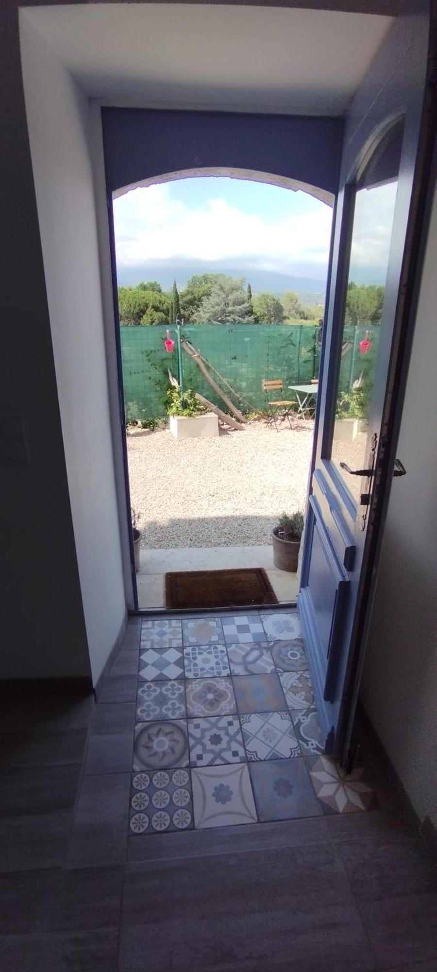 Indépendant Dans Màs Provençal *